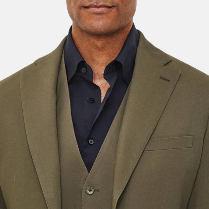 Costume homme vert olive: Élégance intemporelle, trois pièces parfaites pour un style impeccable!